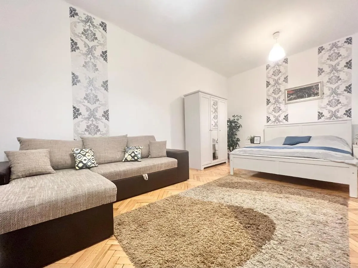 Maison De Fashion Mini Budapešť
