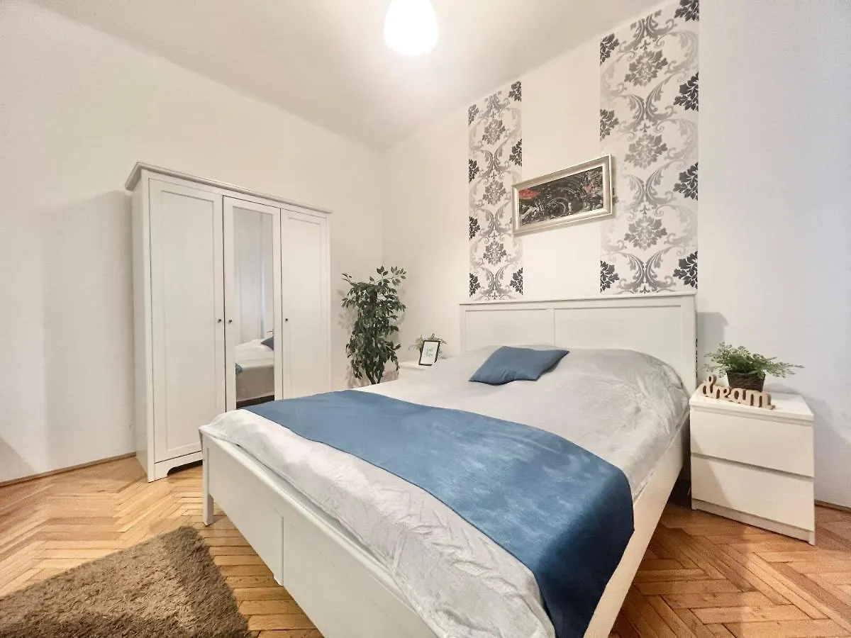 Maison De Fashion Mini Budapešť